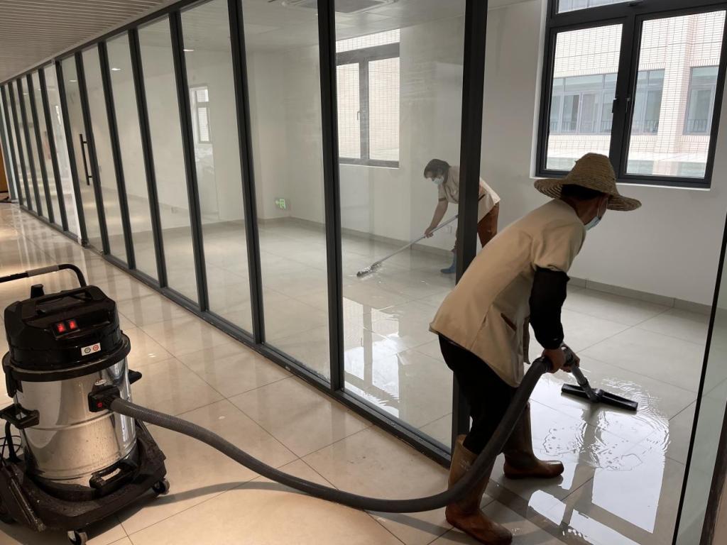 B745450EC24FD7E3BB08E82A083_7DBBD50E_1857A