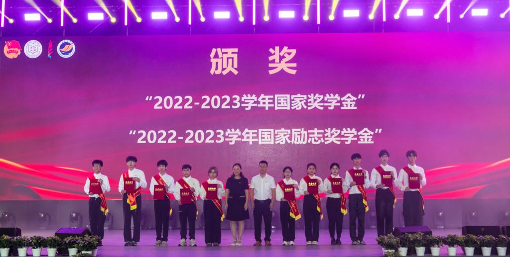 DF2524E04BECD13B76D02017D9D_5F3D38DD_1148A 1148A