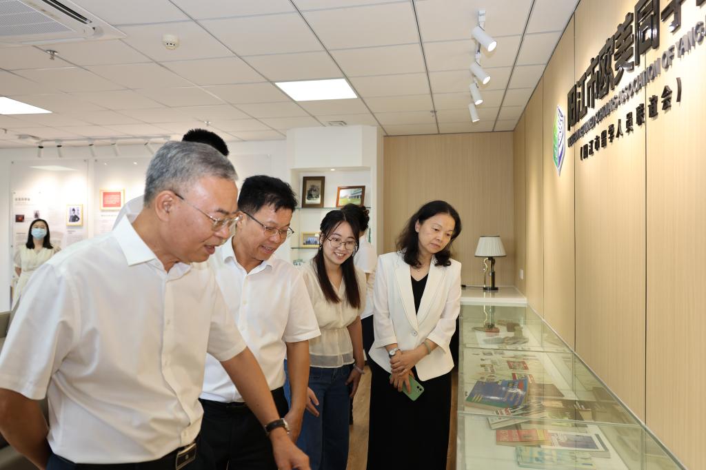 E33B25858DC0C2514A47754A94F_A94B0D8C_136F6 E33B25858DC0C2514A47754A94F_A94B0D8C_136F6