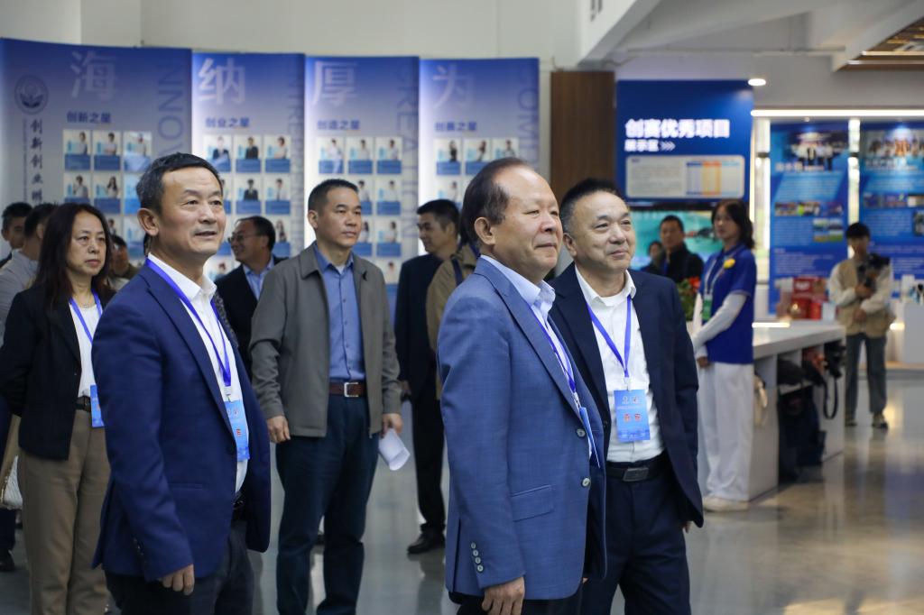 D075E10161482B6B0B121ECF8AE_D3C25DF4_13F75 D075E10161482B6B0B121ECF8AE_D3C25DF4_13F75