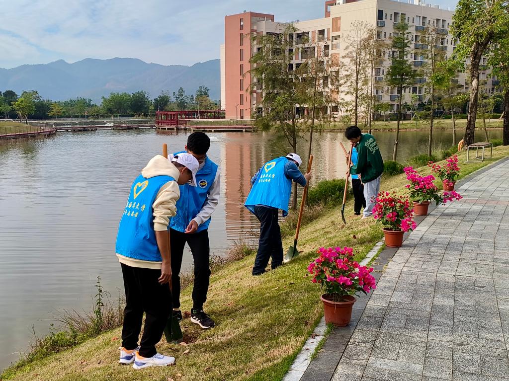 7FE3D1BCB4029C5EE47F0A53CBB_2641BD95_32B59