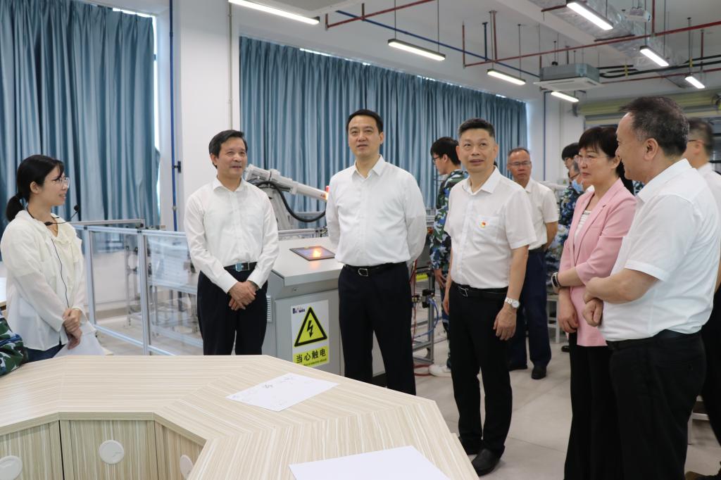 16D00D93880BF2433831BF5E1A9_D2B3B576_1667D