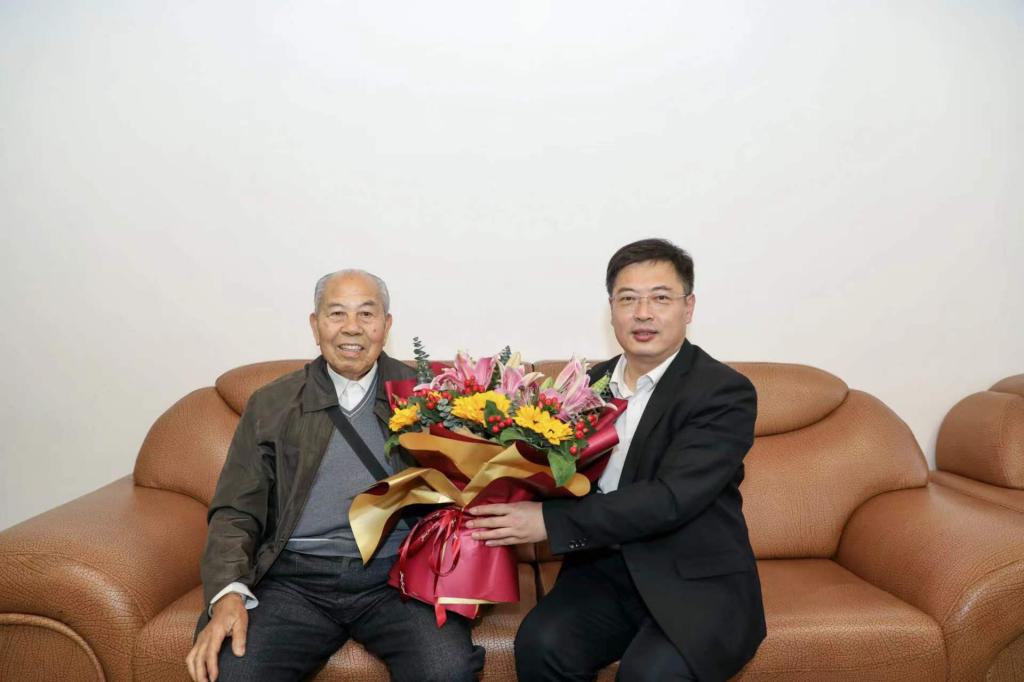 00A6FD5BDC7468EC701714F4C4E_64F54BE0_E816