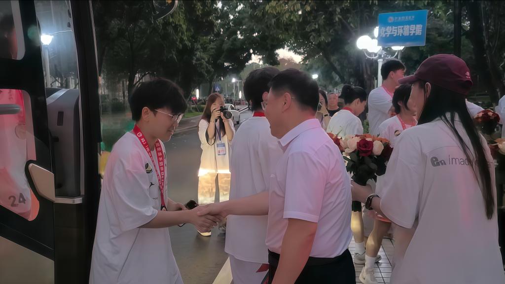 41B026AF1469DF0EEC26CFD1329_8C8C09D2_10C81 41B026AF1469DF0EEC26CFD1329_8C8C09D2_10C81