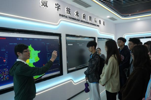 853036B9C75395C2DDAE51E3BE5_9F582FD7_4C69C