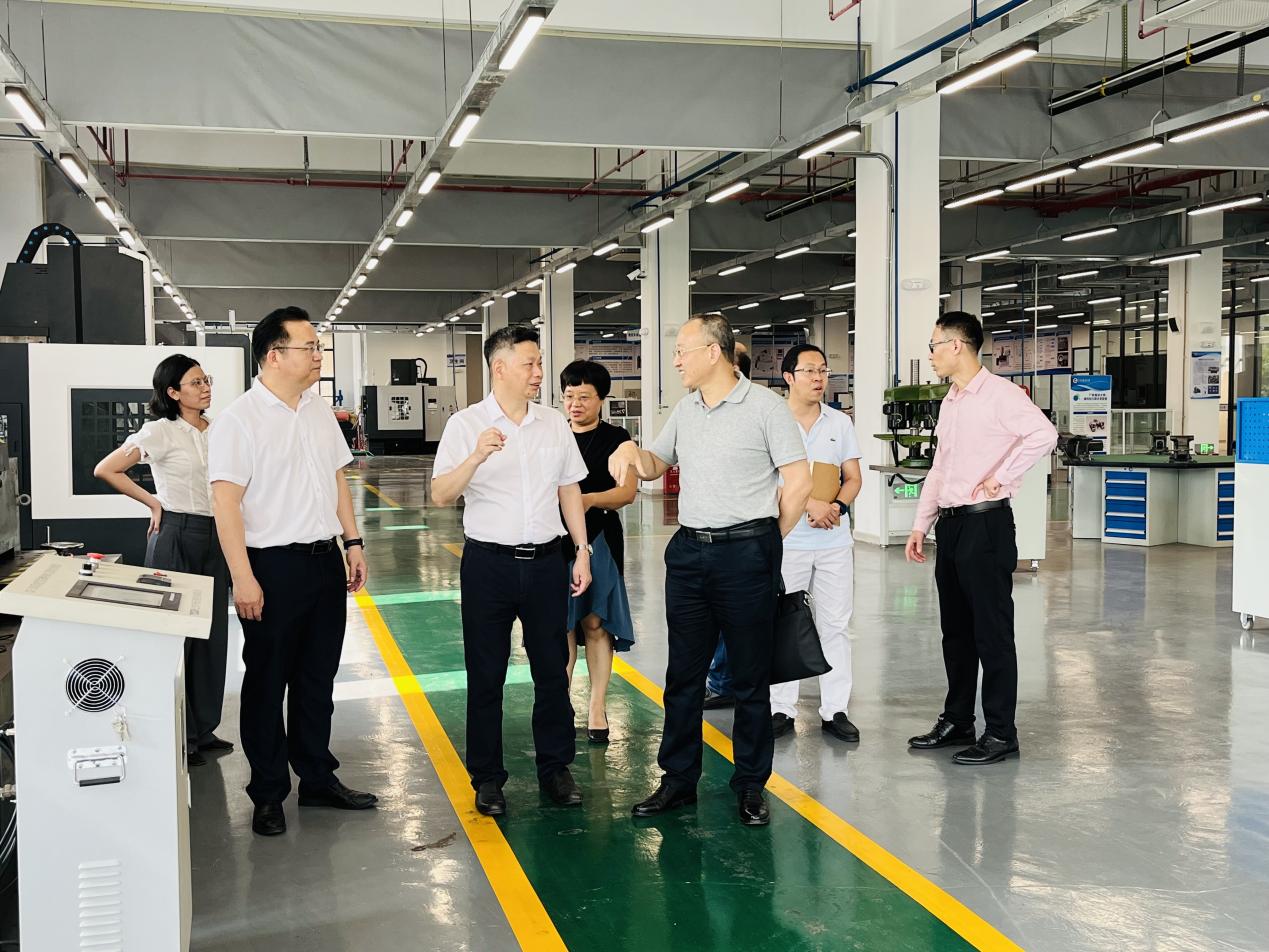 49B47026163E8EBF8E148FCDED9_1B81BAD5_2DA6D