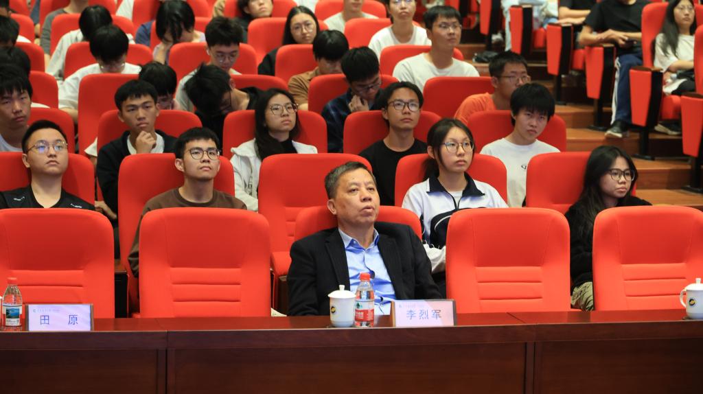 5857A0813C7A03B2CE25A082842_409E2E9C_12E72