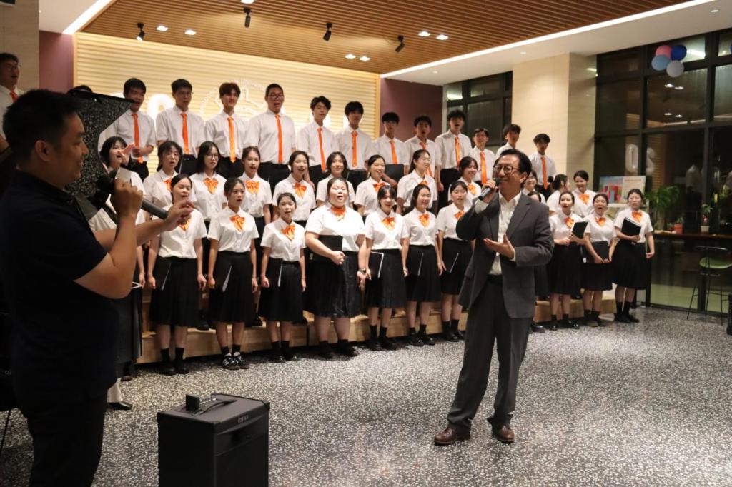 CA157F2544BACE32E3ADF89A638_CDBFA315_1EF5E