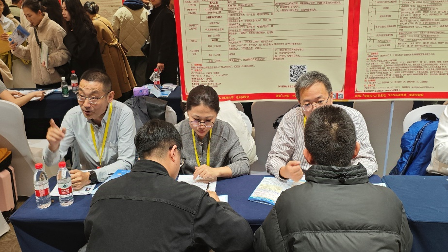 D5562D2D06C74A26DCD14CD2C10_D66D7CD5_C6492