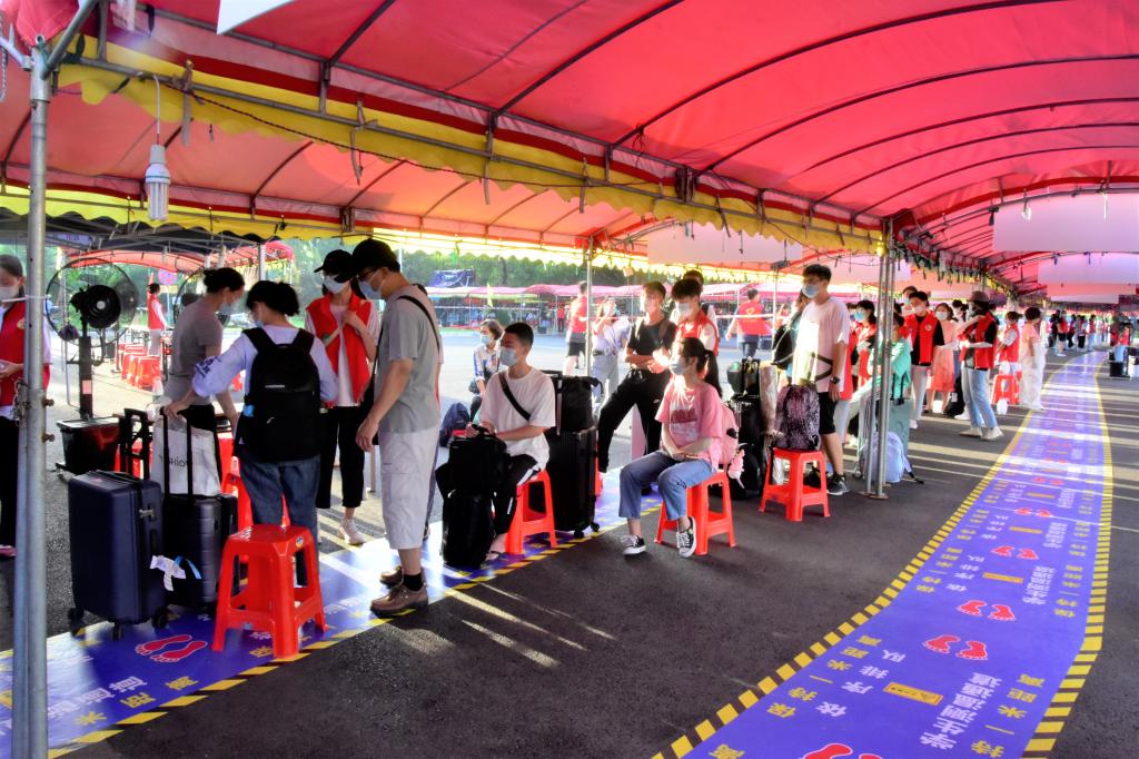 3DC5B218420ECCBEB45BF40A1AA_4896E21D_21C75