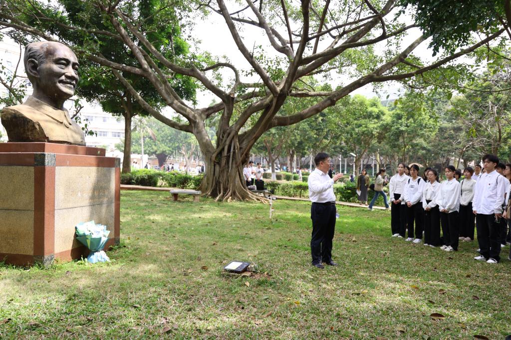 B440AD1A5E62B66A16EF6D7A994_443E6B72_33128 B440AD1A5E62B66A16EF6D7A994_443E6B72_33128