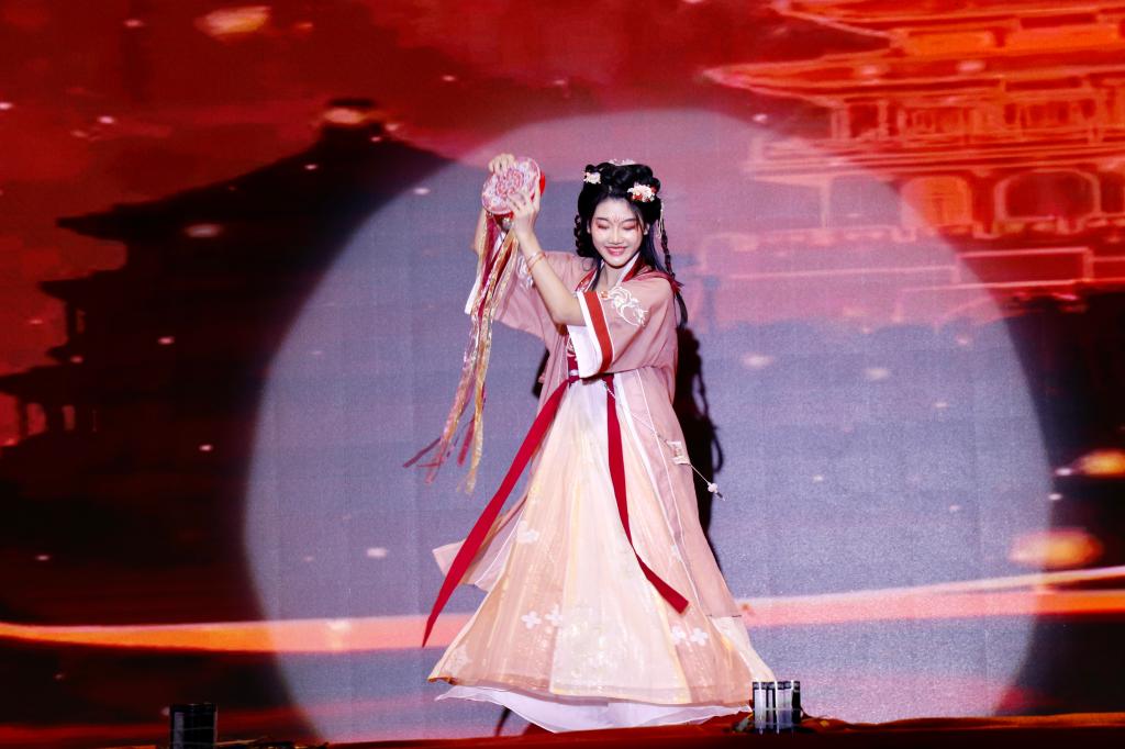 700EDB7CC2B328F69EAB34ED63F_0E747475_12E1D