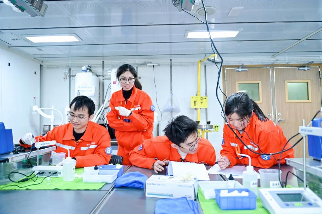 86E1389B33D1739382029C583B0_53ECD498_186F6