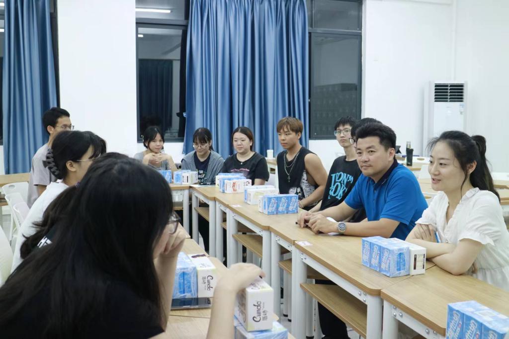 C055846325E2D14F73BF81B9A0C_302BAEF3_150D3