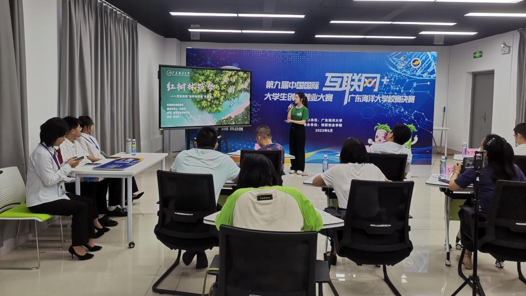 02C8A9D38C821575666CA5AE5C7_98294043_2434D.jpg?e=