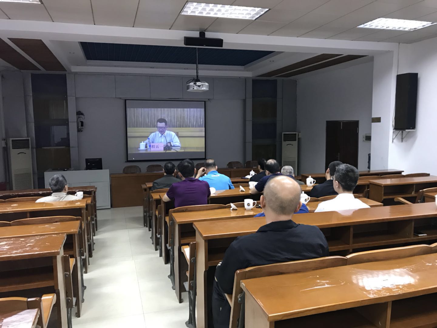 1522033939858182.jpg 1522033939858182.jpg