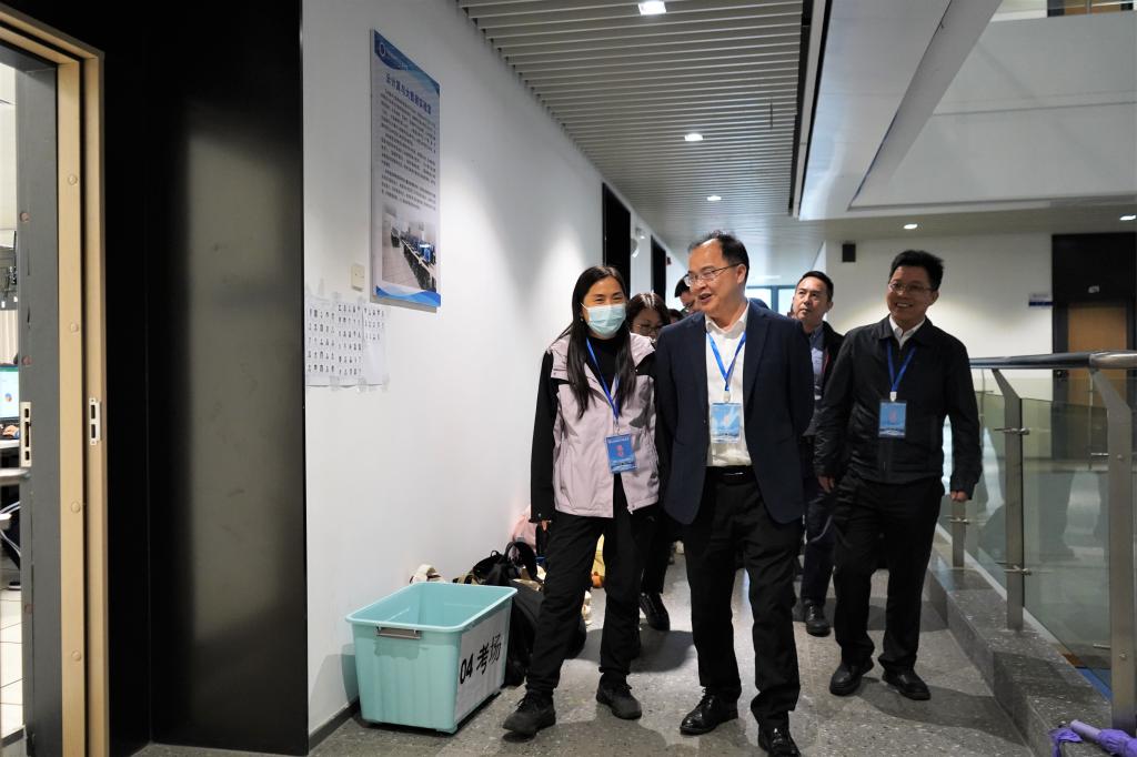 330FC33417D39027FDD00FEA9C5_5BD57E04_14065