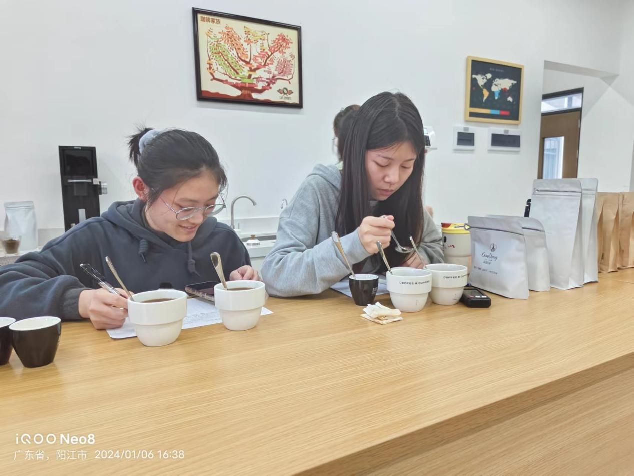 F4C1F2E74A9D6A373ECD7087F31_7B43E798_DFA04