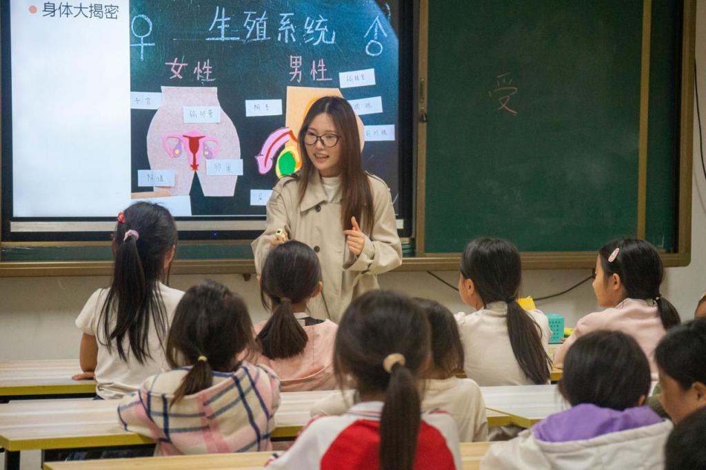 2E37AF5AE9B6280D378DD6FFF8C_163DBBCA_151AB