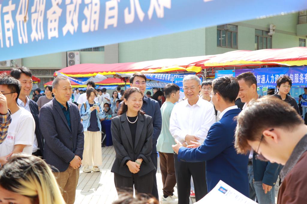 059C8CE4E493A6D8E8B9BD5411B_DF4C5D6B_1A362