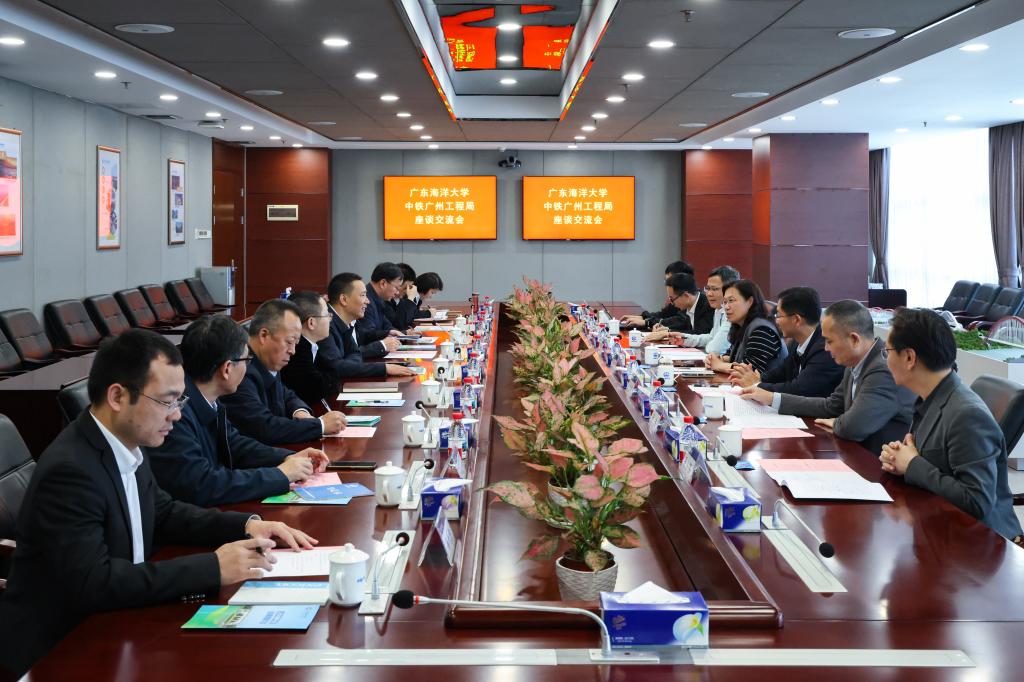 6F04187C0DCDCC82A3D323A21C1_20590045_1C0F7