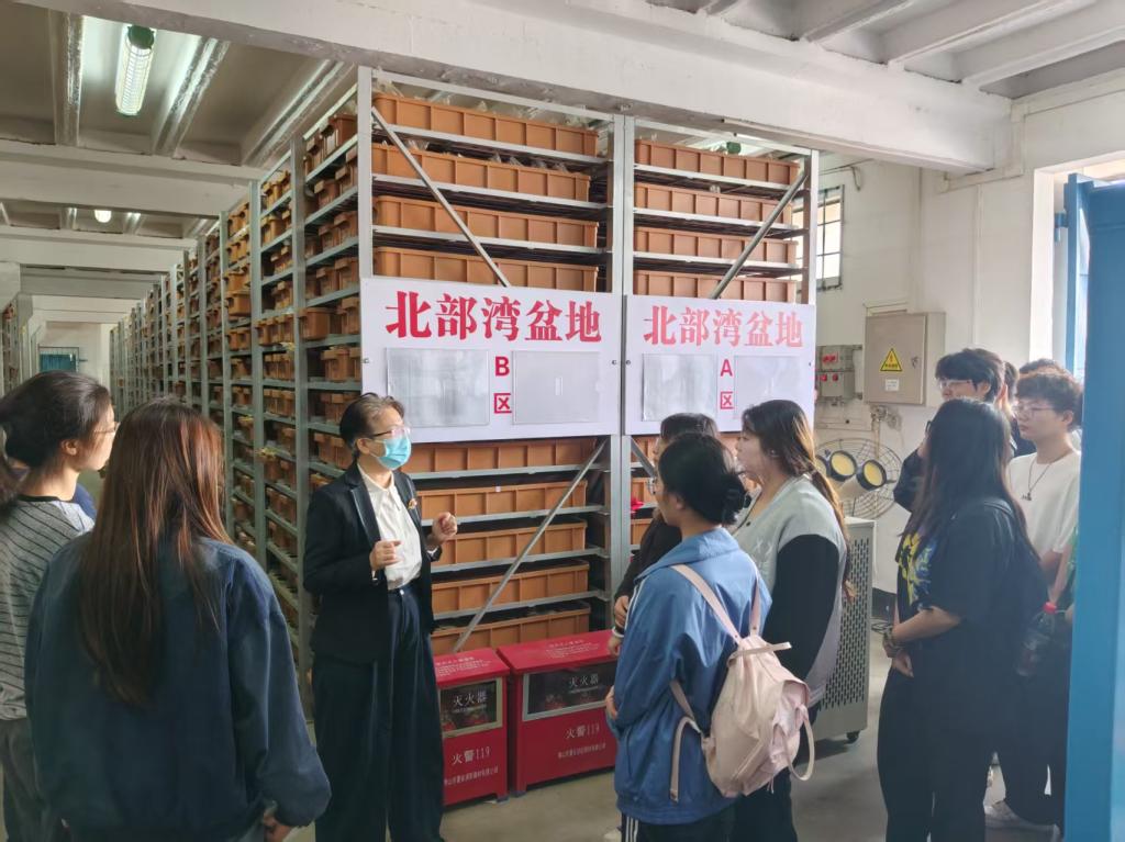 41BDD484CDF3F77C7349B903ABA_B48BABBC_1A4C4