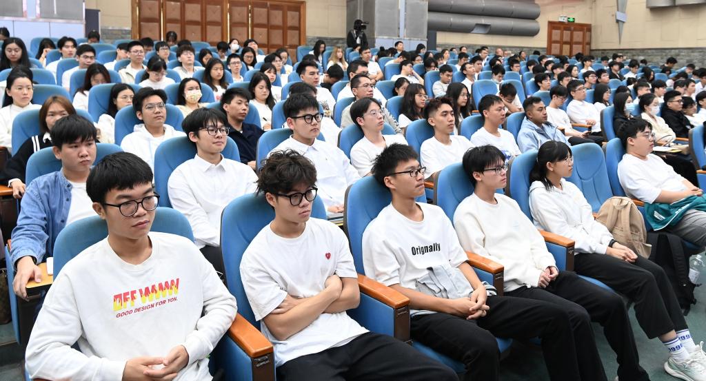 A4640F9040BEFAD585A5D6991A9_06D3A4F8_1C79F