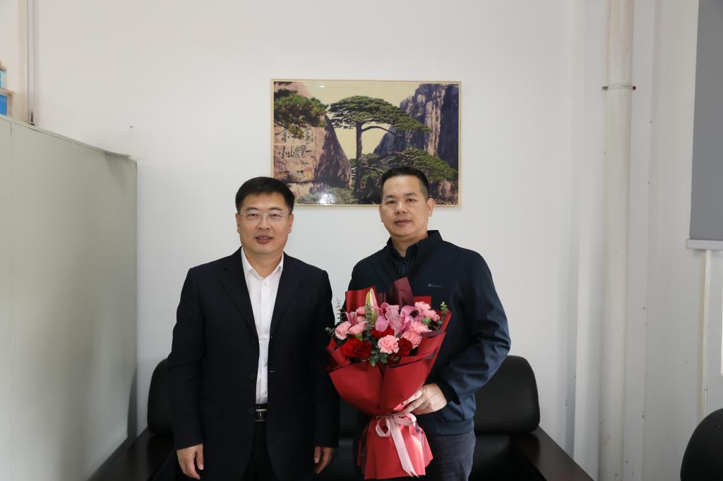 907030C715934256D9FC5B18369_DB5081C5_C14F