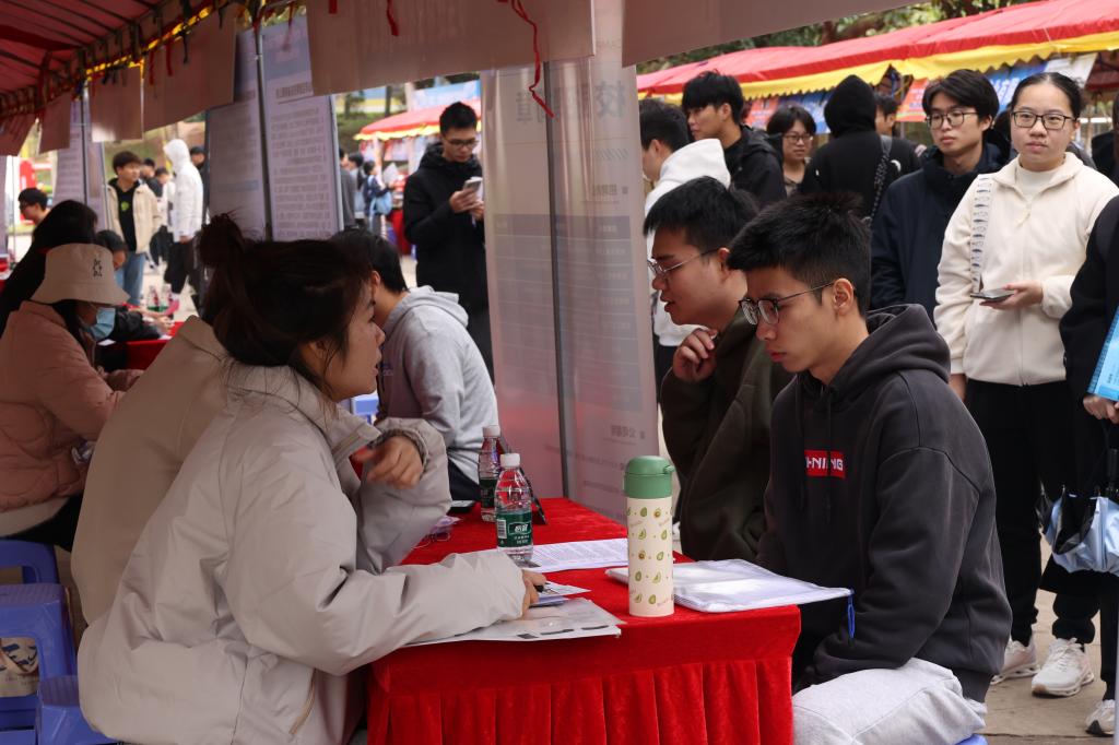 FF2412E60A7AF08809EE06A7B27_C03558FC_16C8D