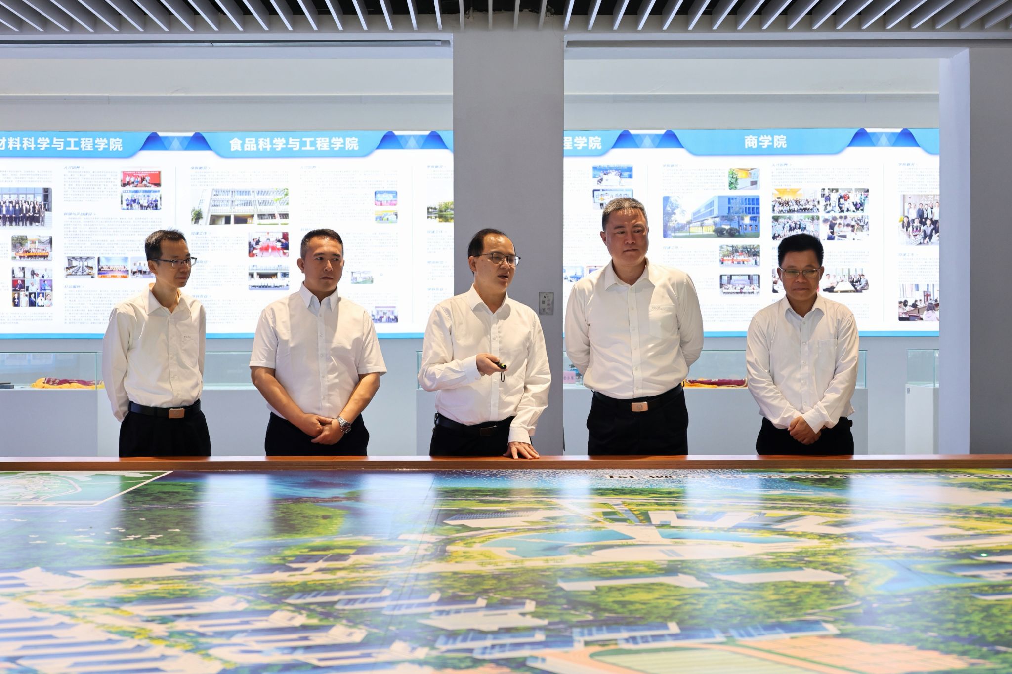 6B41445EA6EDB6884AE3170DC5E_B3D56510_54EC1