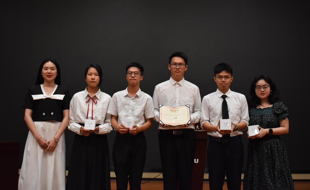 3EF9E5FB5CB5215D19278B4A677_5A550A46_91A82