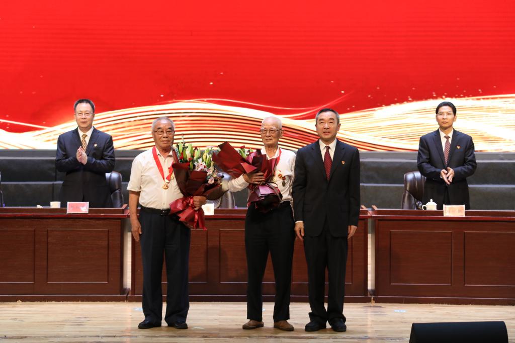 598C8215E6581B0D00E647F7459_9EFA2026_144CA 598C8215E6581B0D00E647F7459_9EFA2026_144CA